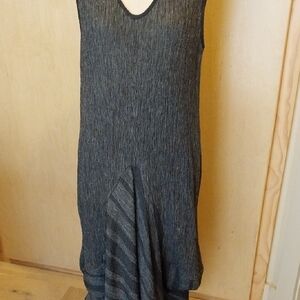 Khangura Sleeveless V-Neck Blk/Wht Krinkle Linen Dress.